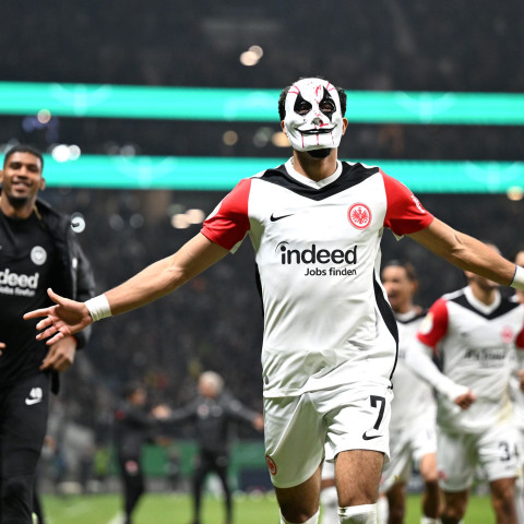 Man City sign Frankfurt forward Marmoush for £59m