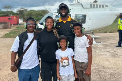 Siya Kolisi certified as ‘best dad’ after spending time with his kids in Zimbabwe [VIDEO]