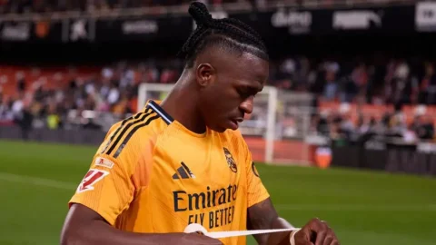 'Difficult in his shoes' - Ancelotti defends Vinicius Jr