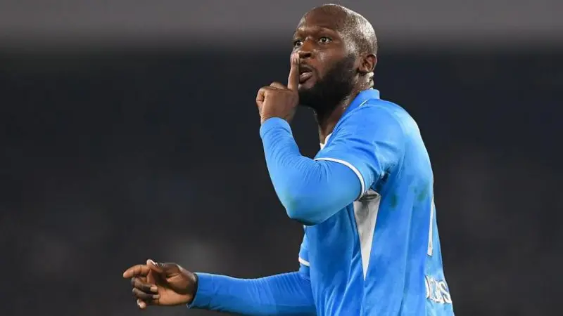 Lukaku hits winner as Napoli end Juve's unbeaten run