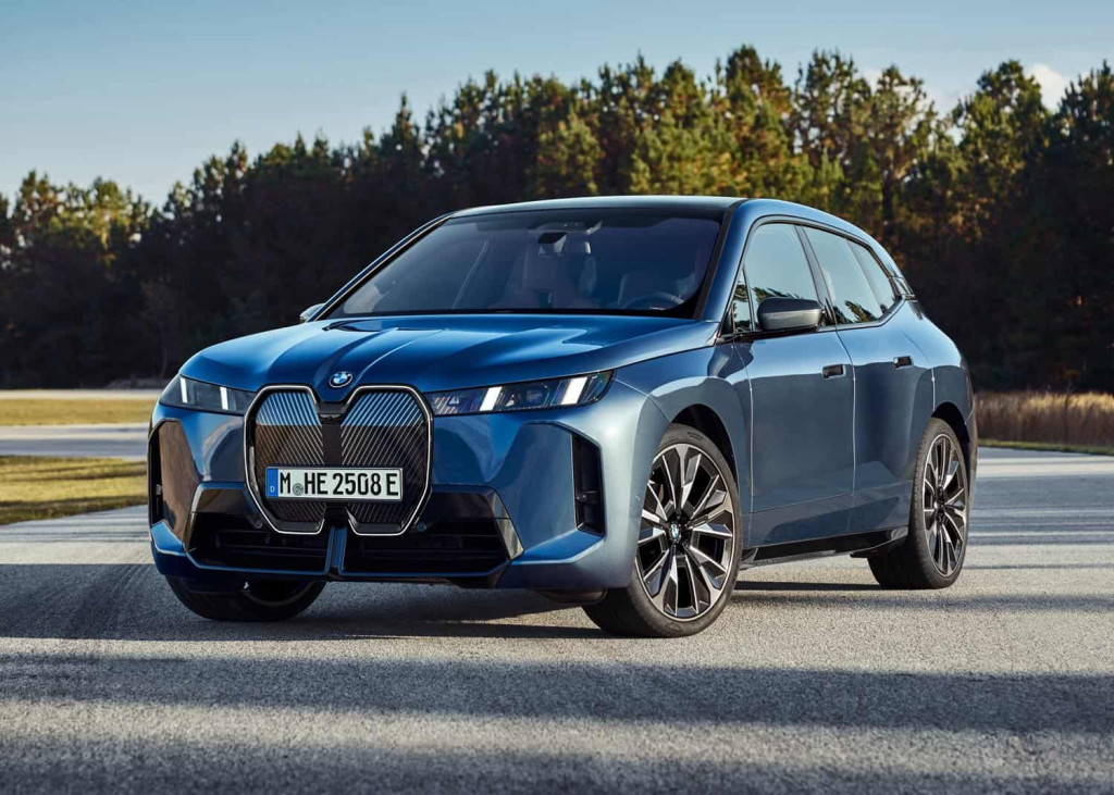 Smoothened-out and charged-up facelift BMW iX revealed
